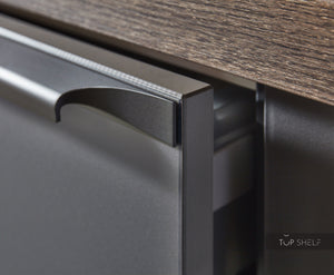 nobilia Küche Küchenzeile mit Kücheninsel Artis 937 Glasoptik Titano matt 300+240 cm konfigurierbar mit E-Geräten Detail Griffleiste