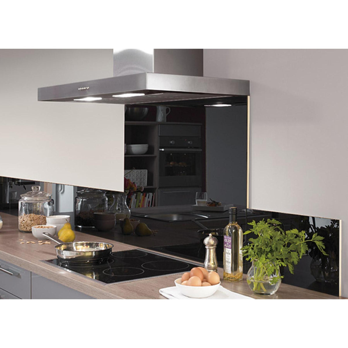 Nobilia Glas-Nischenwandverkleidung- rückseitig lackiert- 695 mm hoch- für Nischenhöhe unter NVG60-70 3979