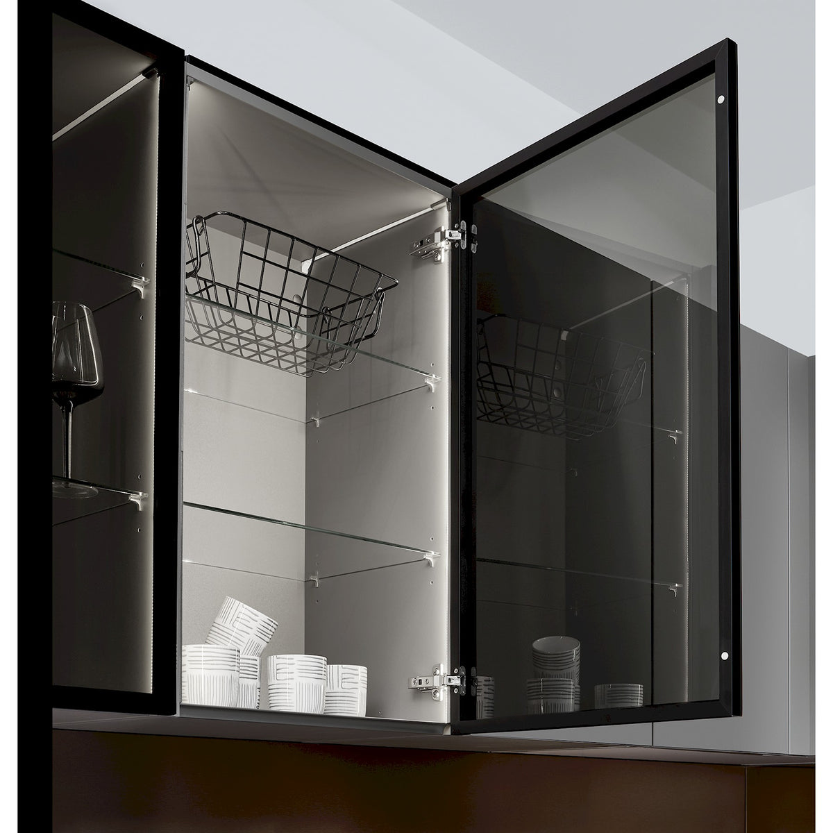 nobilia LED-Schrankinnenleuchte Hide fuer Wandschraenke mit Drehtuer LSIDHW-58 15437