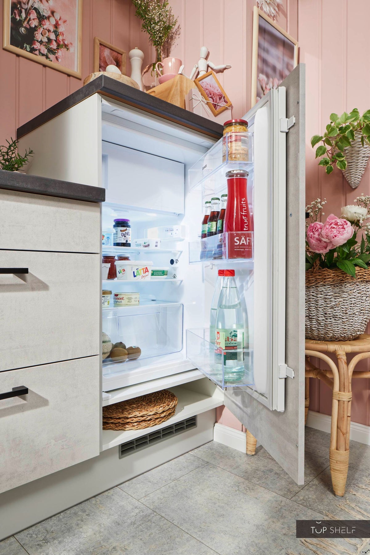 Pino Küche Beton Weißgrau 180cm Detail Kühlschrank top-shelf.de-