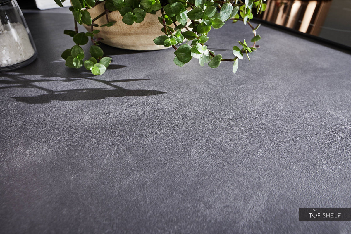 Pino Küche Küchenzeile Beton Weißgrau 240cm konfigurierbar E-Geräte Detail Arbeitsplatte Beton Grafitgrau top-shelf.de