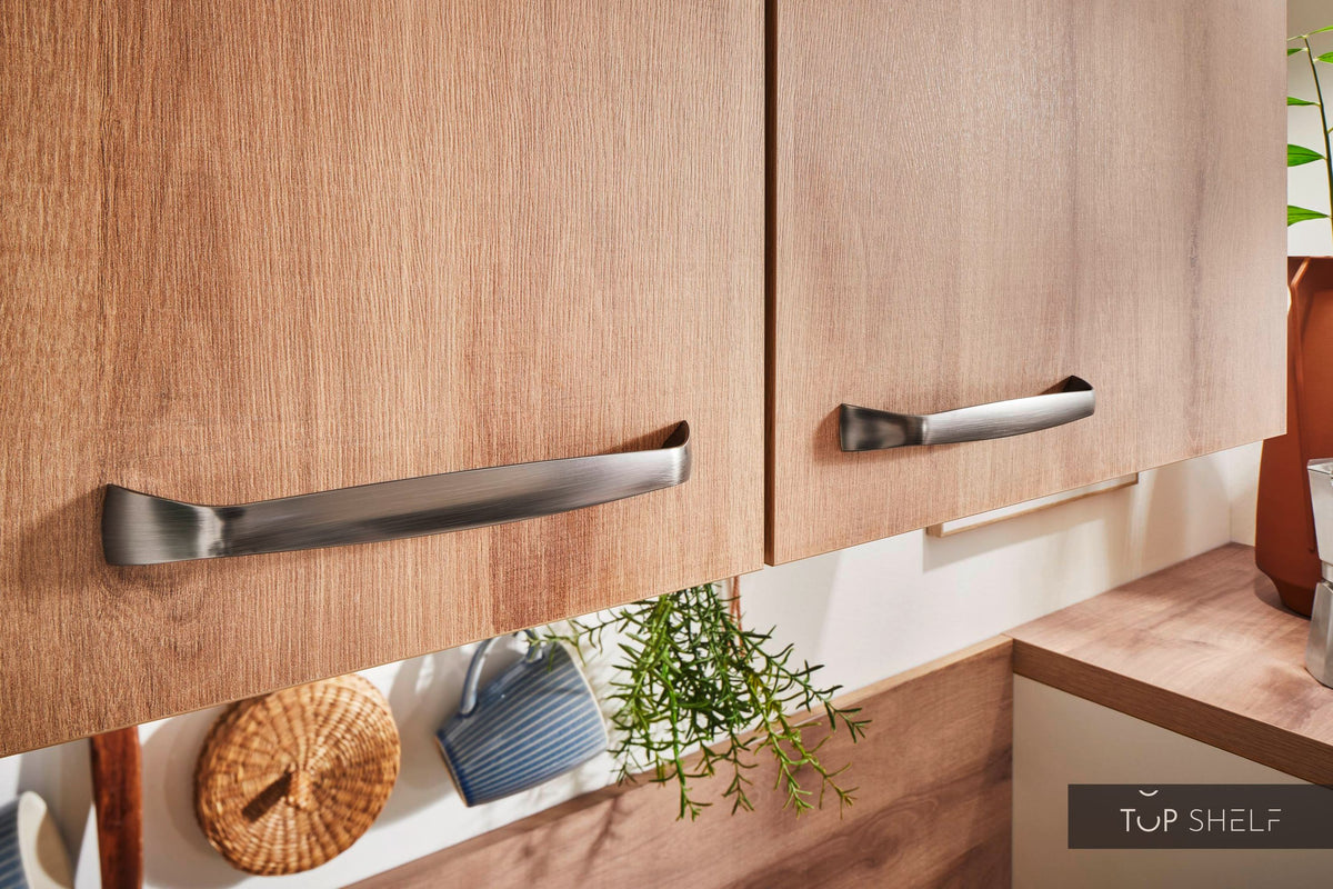 Pino Küche Pastellblau Honig Eiche 180cm Detail Wandschränke top-shelf.-