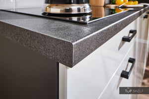 Pino Küche Steingrau Hochglanz 260 cm Detail Arbeitsplatte top-shelf.de-