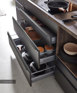 nobilia Küche Küchenzeile mit Kücheninsel Artis 937 Glasoptik Titano matt 300+240 cm konfigurierbar mit E-Geräten Detail Auszüge spiegelverkehrt