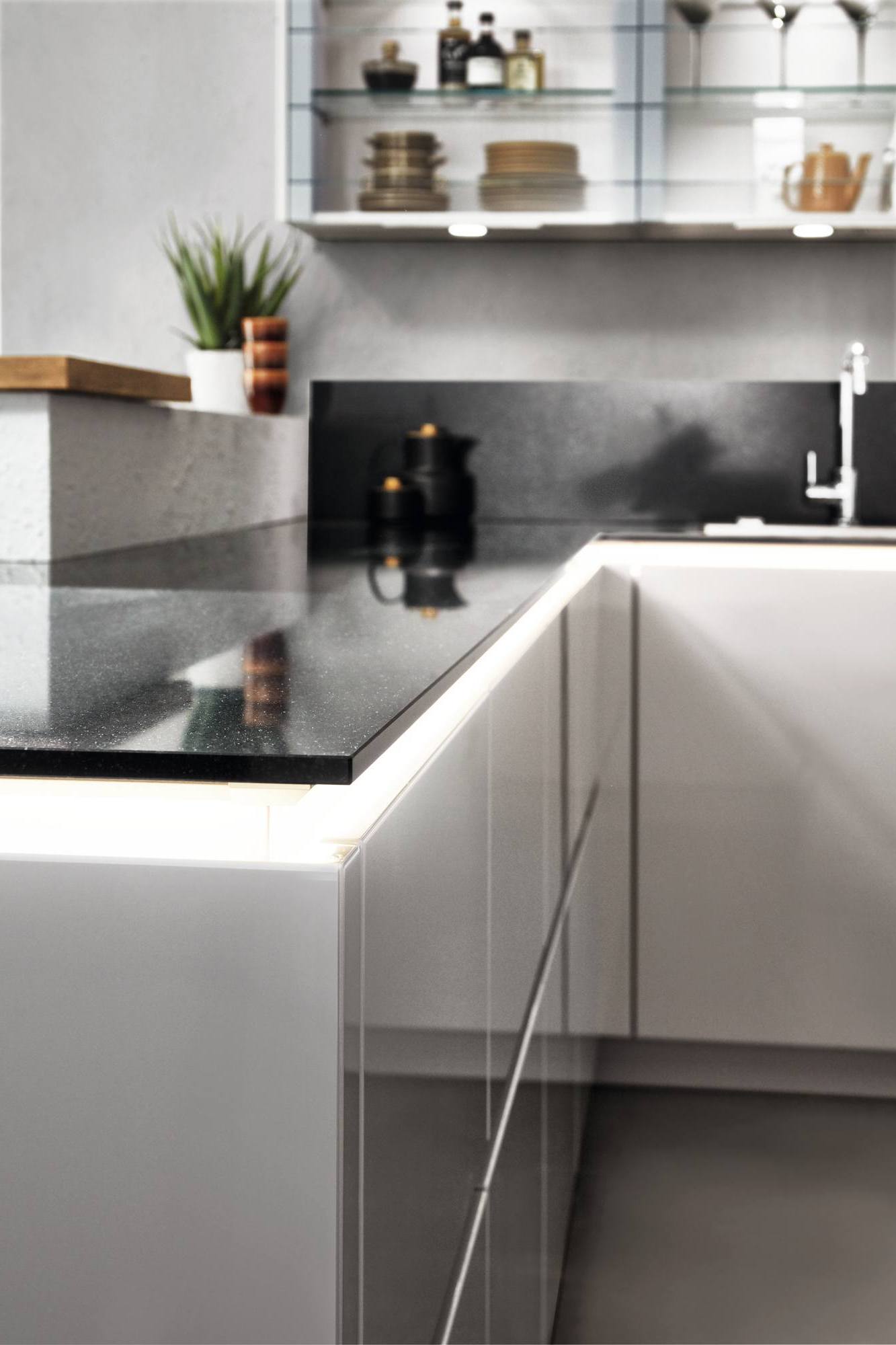 nobilia-Kuechenzeile-nobilia-Kueche-9197_20_Lux819_D-top-shelf.de-top-shelf.de