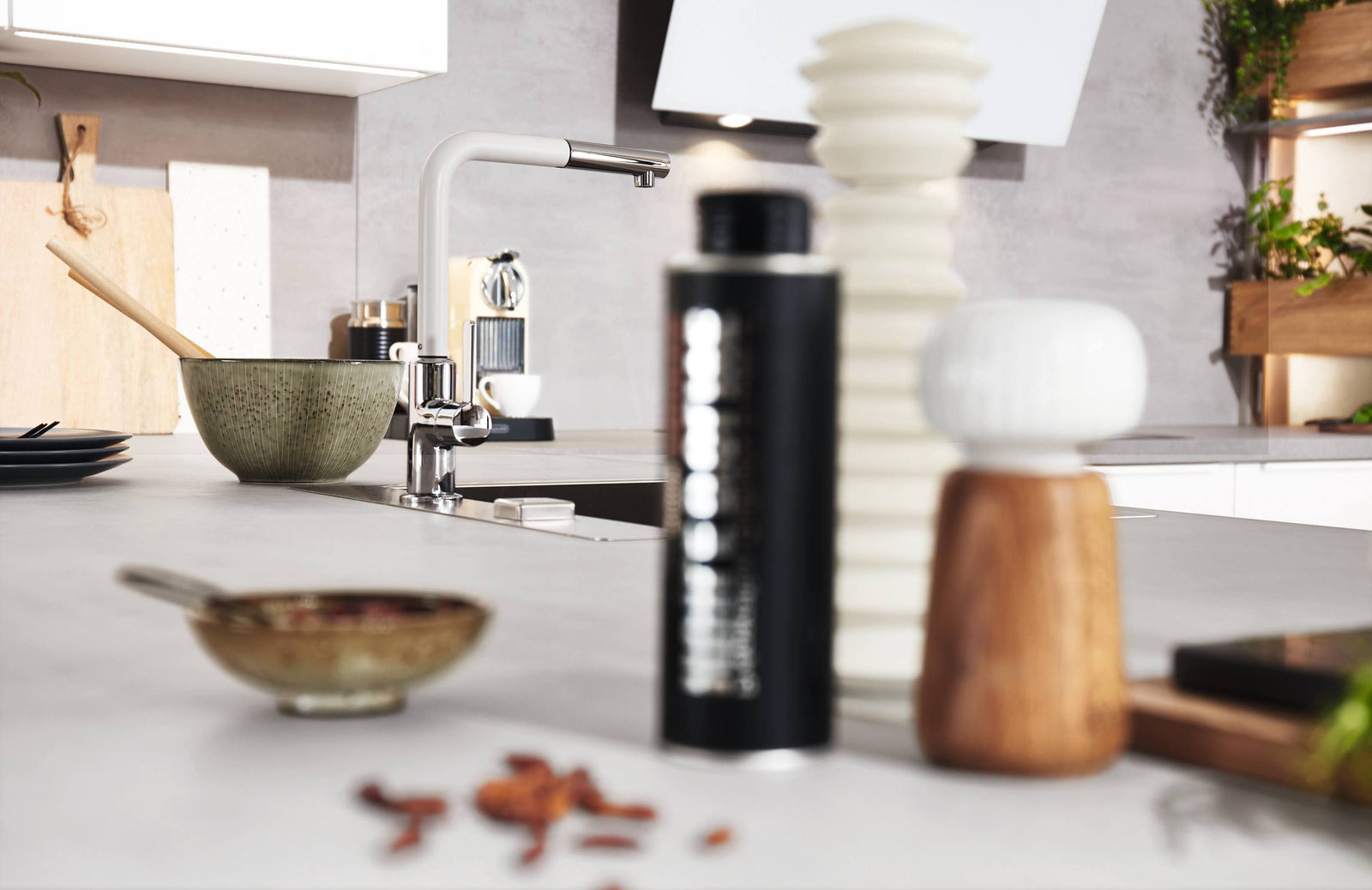 nobilia-Kuechenzeile-nobilia-Kueche-Laser-427-top-shelf (1)