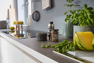 nobilia zweizeilige Küche Artis 938 Glasoptik Alpinweiß matt 350 + 120 + 180 cm mit optionalen Geräten Detail Arbeitsplatte