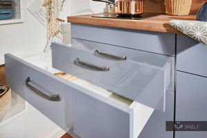 Pino Küche Pastellblau & Honig Eiche 180cm Detail Schubkasten top-shelf-