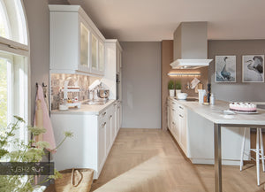 nobilia Küche mit Kücheninsel Cascada 774 Lacklaminat Weiss 315+340 cm konfigurierbar mit E-Geräten seitlich spiegelverkehrt