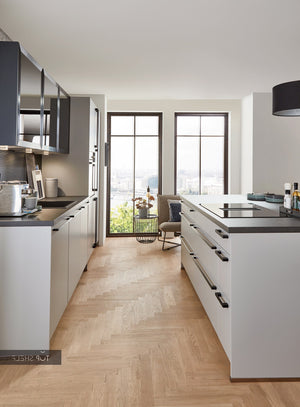 nobilia Küche mit Kücheninsel Fashion 165 Lack Steingrau matt 300+210cm konfigurierbar mit E-Geräten Detail spiegelverkehrt